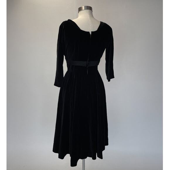 Vintage 60's Black Velvet Long Sleeve Dress / Sz S / Cocktail Holiday Retro Mod - Picture 2 of 9